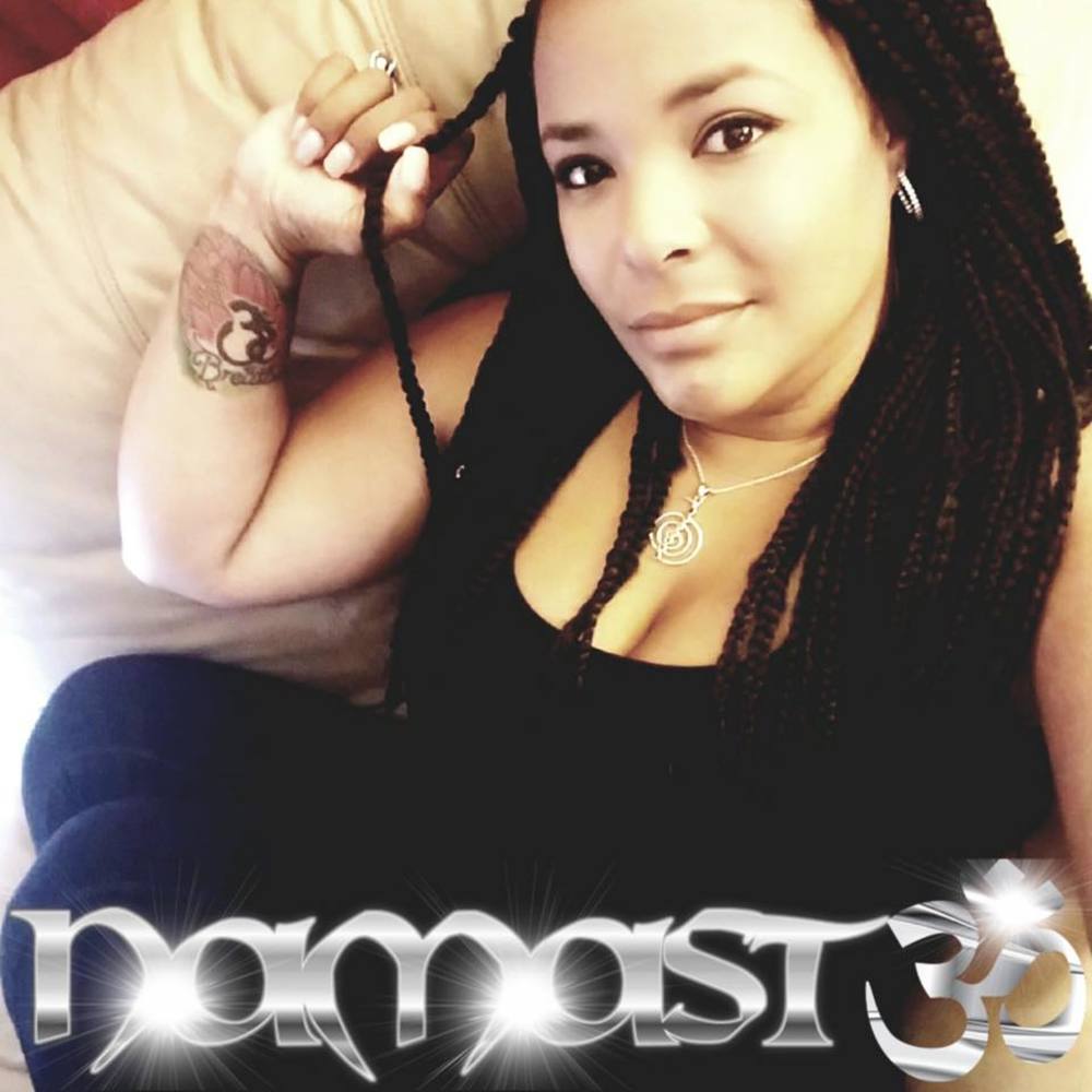 Meet your Posher, Reeya